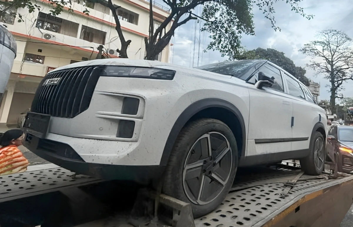 Chery Jaecoo J7 Caught Testing in India – Is a Plug-In Hybrid SUV for JSW in the Works? Featured Image